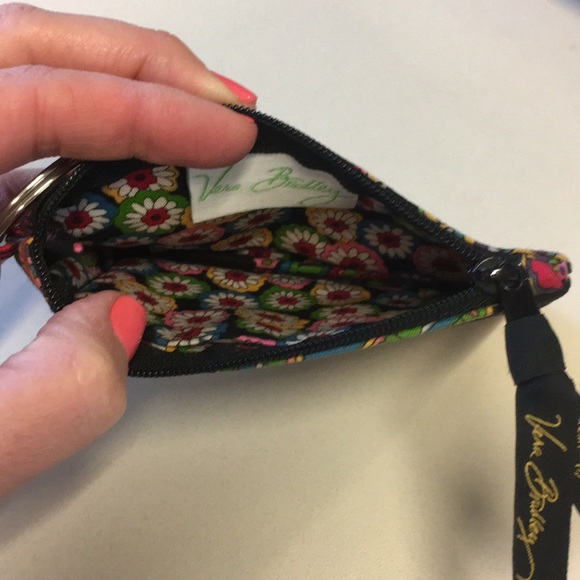 Vera Bradley Zip ID - Picture 3 of 5